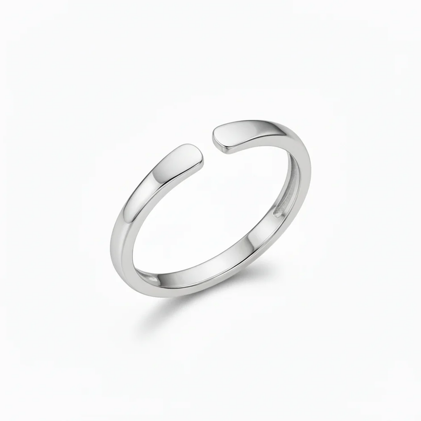 Anillo Ajustable con Inicial Whisper